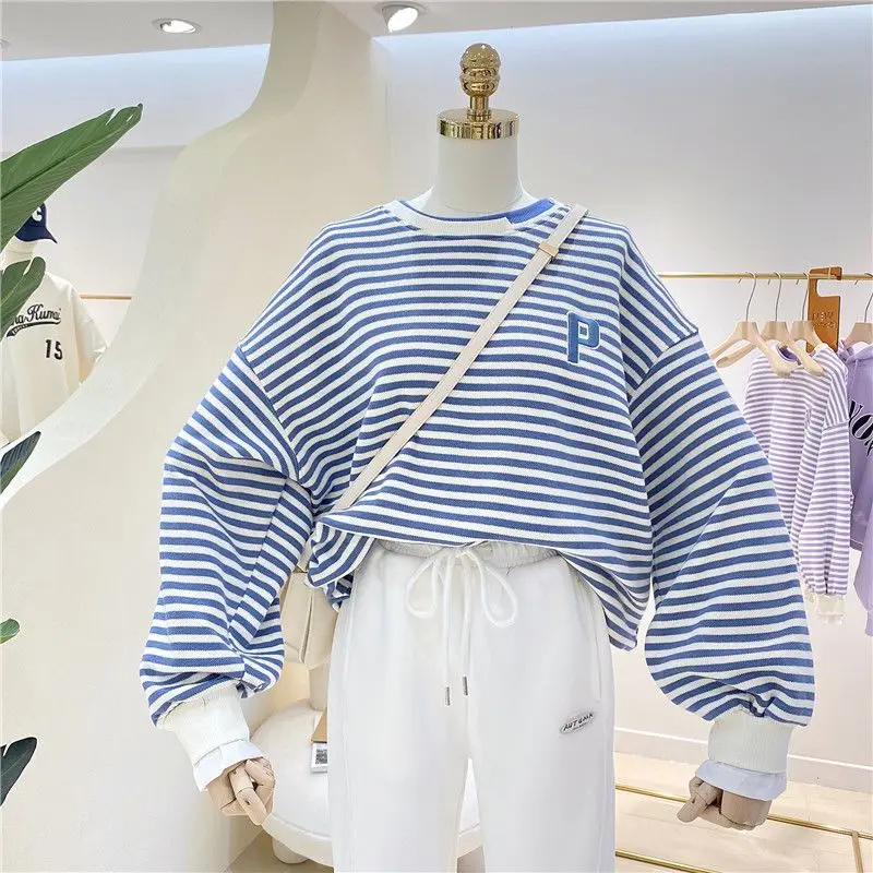 Women's Thin Type Sweatshirts, Letter Embroidery Stripes Hoodies, Loose, Lazy BF, Casual Female Pullovers, Streetwear, Autumn
Women's Thin Type Sweatshirts, Letter Embroidery Stripes Hoodies, Loose, Lazy BF, Casual Female Pullovers, Streetwear, Autumn