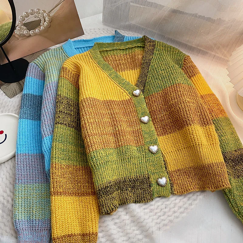 Fashion Korean Women Winter Sweater All Matched V Neck Long Sleeve Love Single Breasted Knitting Cardigans Female Outerwear
Fashion Korean Women Winter Sweater All Matched V Neck Long Sleeve Love Single Breasted Knitting Cardigans Female Outerwear