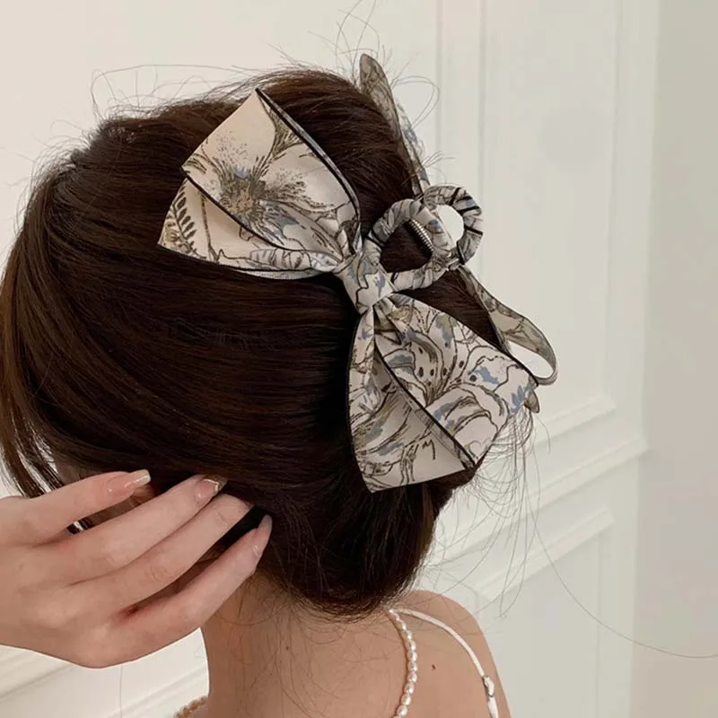 

Bow Fabric Hair Claw Clips Temperament Elegant Women Hairpin Princess Headdress Fashion Large Grab Clip Female Hair Accessories