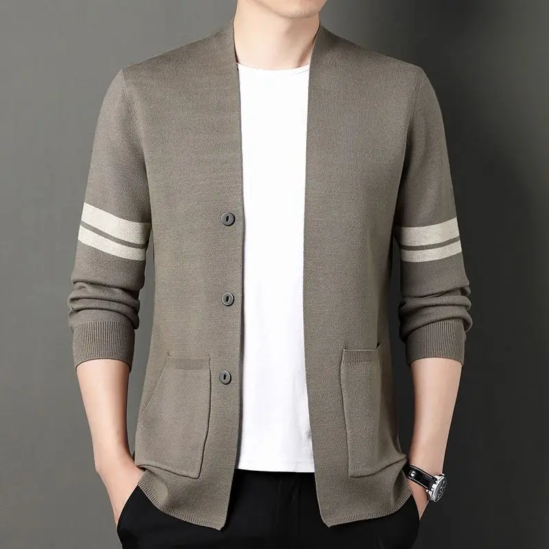 

Осень 2024, модный стильный приталенный свитер в стиле KPOP Харадзюку, Повседневная универсальная трикотажная одежда, кардиган с V-образным вырезом, верхняя одежда в полоску с длинным рукавом