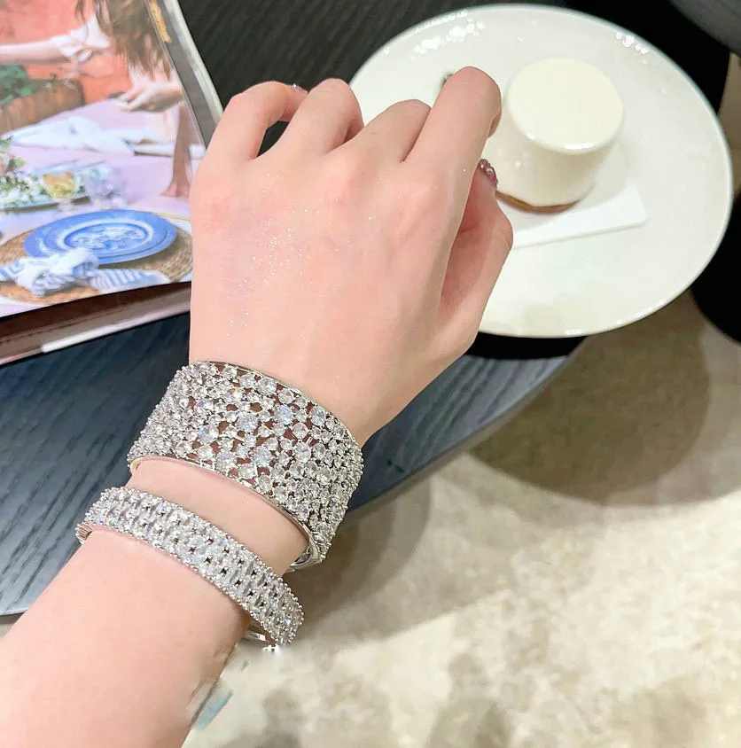 

2023 Women Comet Meteor Gem Bracelet Star River Shining 18K Gold Plated Honeycomb Geometry Zircon