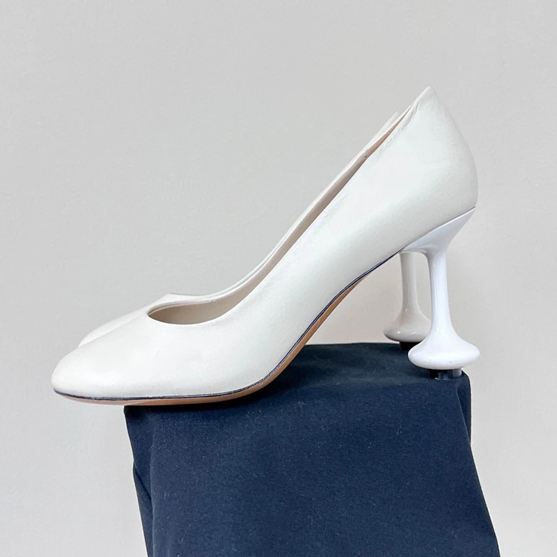 High-Quality Women Pumps Summer New Round Head Walk Show Vase Heel Shoes Real Leather Upper Shallow Design Ladies Single Shoes
High-Quality Women Pumps Summer New Round Head Walk Show Vase Heel Shoes Real Leather Upper Shallow Design Ladies Single Shoes