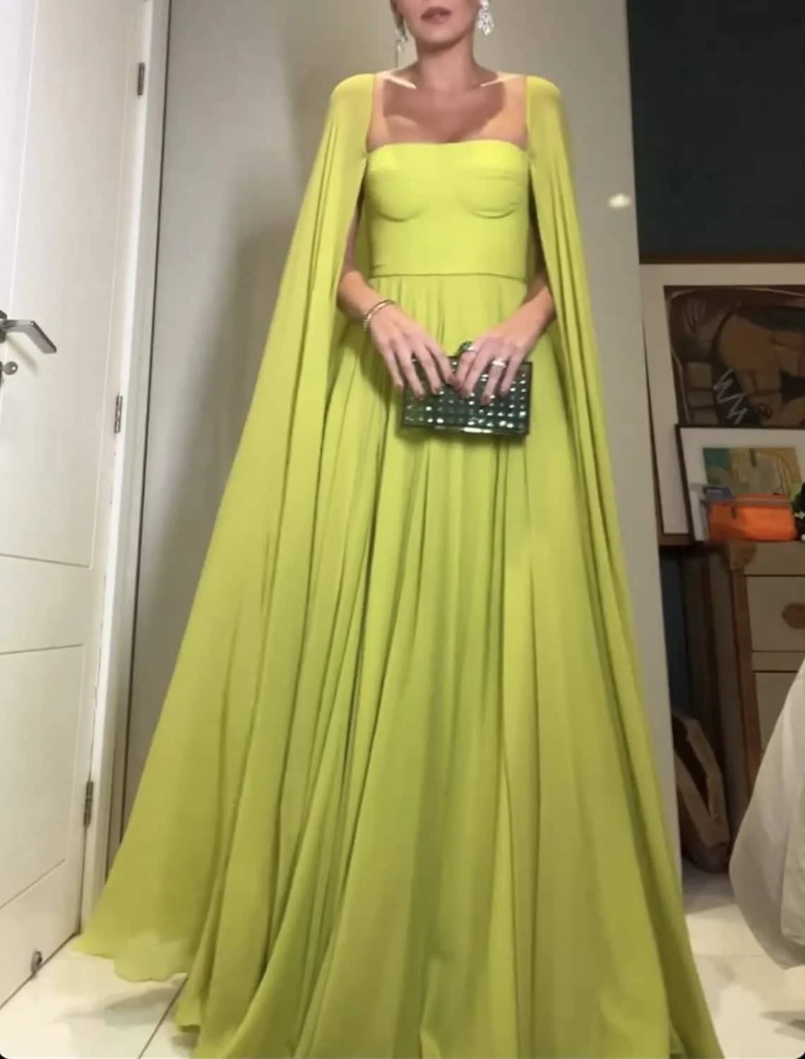 2023 Sleeveless Strapless Chiffon Cape A-Line with Ruffles Elegant Evening Gowns Party Dresses Formal Special Occasion Prom Dres
2023 Sleeveless Strapless Chiffon Cape A-Line with Ruffles Elegant Evening Gowns Party Dresses Formal Special Occasion Prom Dres