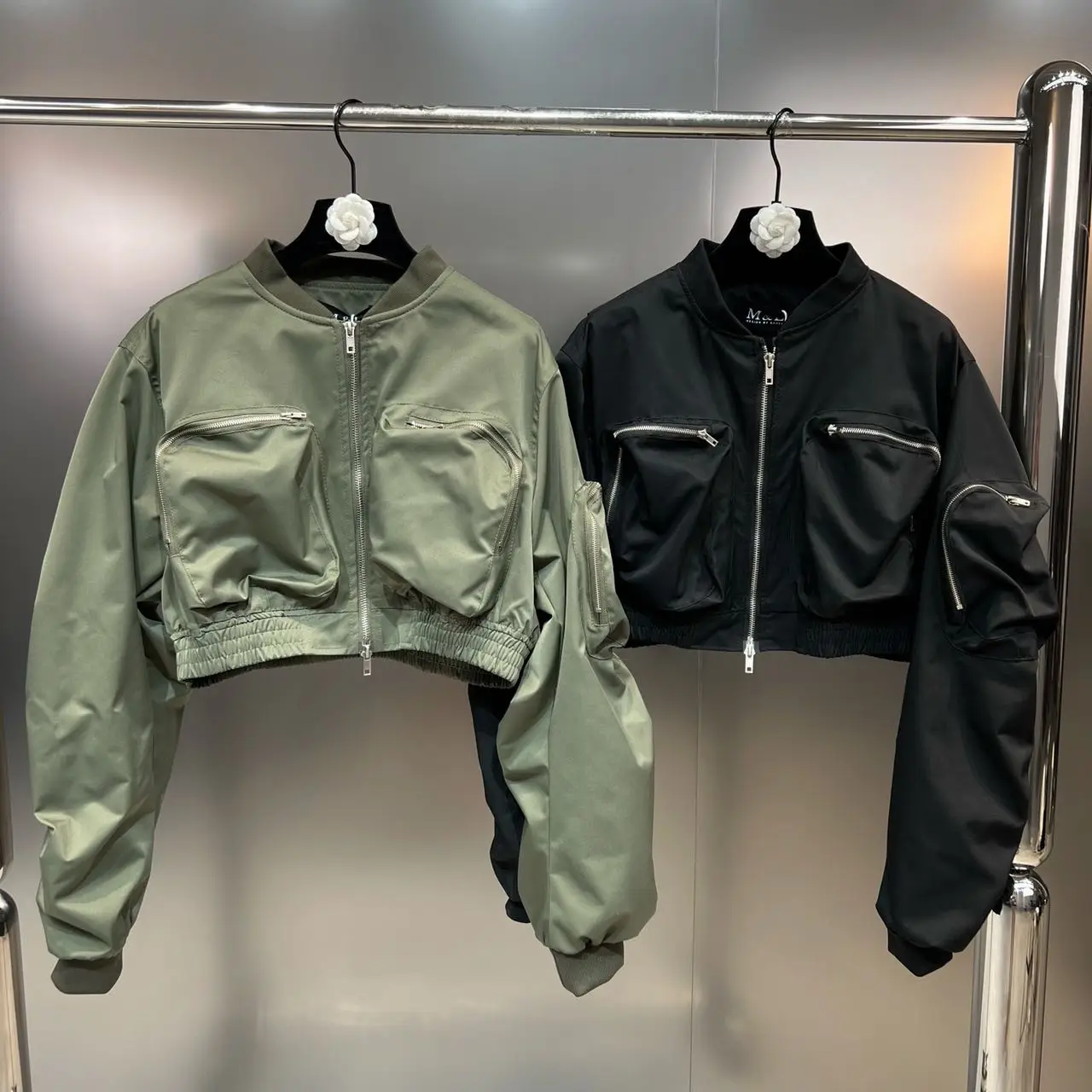 2022 Autumn New Arrivals Long Sleeve Zipper Stand Collar Big Pockets Short Baseball Jacket Women Coat
2022 Autumn New Arrivals Long Sleeve Zipper Stand Collar Big Pockets Short Baseball Jacket Women Coat
