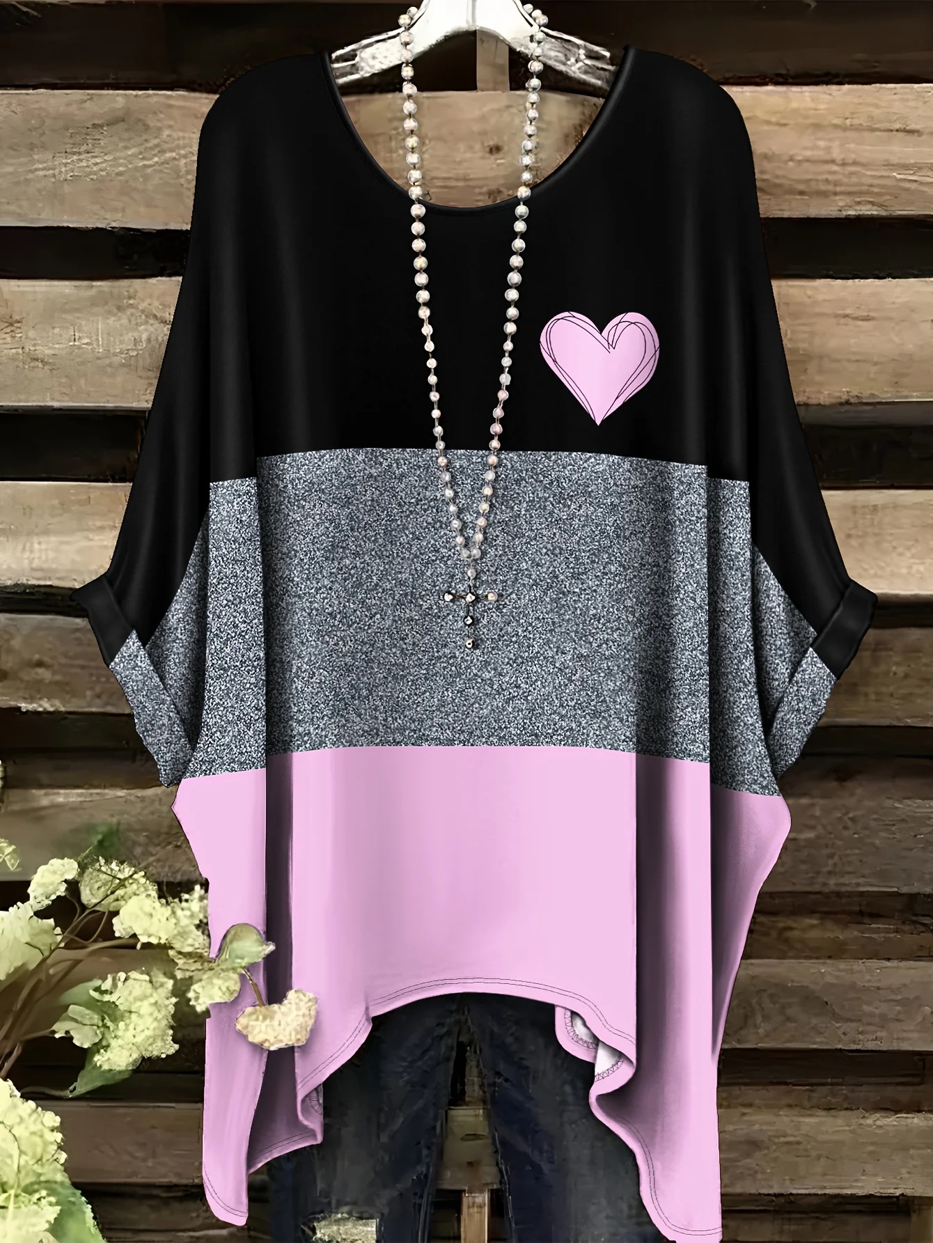 موضة النساء لعام 2026 بتصميم عصري يتميز بأسلوب بوهيمي أنيق للإجازات، تي شيرت بنمط قلوب صغيرة موضة النساء لعام 2026 بتصميم عصري يتميز بأسلوب بوهيمي أنيق للإجازات، تي شيرت بنمط قلوب صغيرة