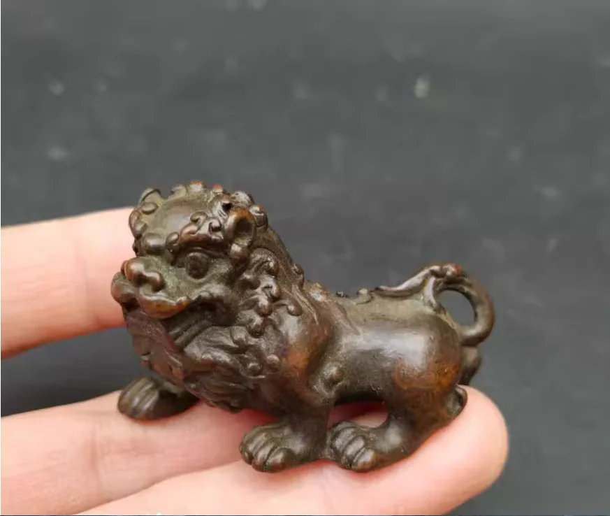 

Antique vintage imitation pure copper copper little lion tabletop decoration