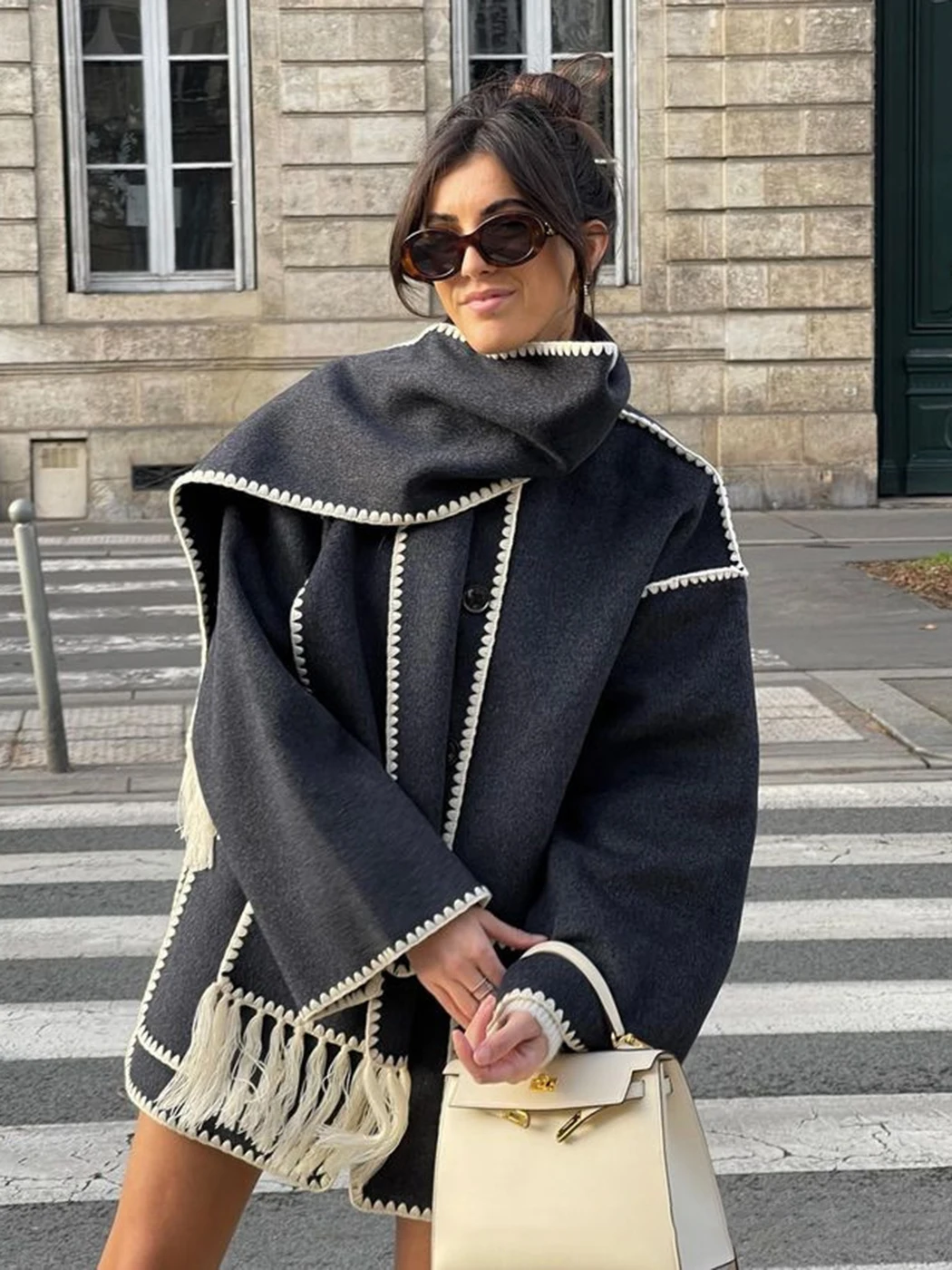 Elegant Loose Women's Coat With Scarf Fashion Long Sleeve Pocket Single Breasted Female Coats 2023 Autumn Winter Lady Jacket
Elegant Loose Women's Coat With Scarf Fashion Long Sleeve Pocket Single Breasted Female Coats 2023 Autumn Winter Lady Jacket