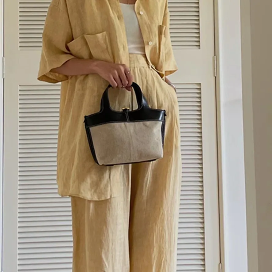 Withered French Fashion Blogger Retro Canvas Cowhide Stitching Handbag Casual Contrasting Colors Elegant Simple Handmade Handbag
Withered French Fashion Blogger Retro Canvas Cowhide Stitching Handbag Casual Contrasting Colors Elegant Simple Handmade Handbag