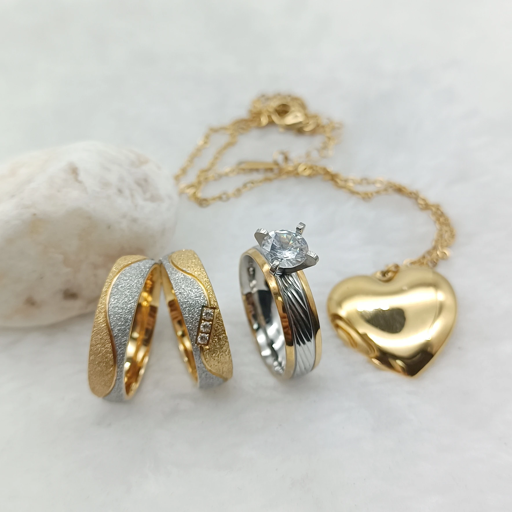 Marriage Anniversary Cz Diamond Frosted Jewelry Engagement Rings 18k Gold Plated Pendant Wedding Bridal Sets Couples
Marriage Anniversary Cz Diamond Frosted Jewelry Engagement Rings 18k Gold Plated Pendant Wedding Bridal Sets Couples