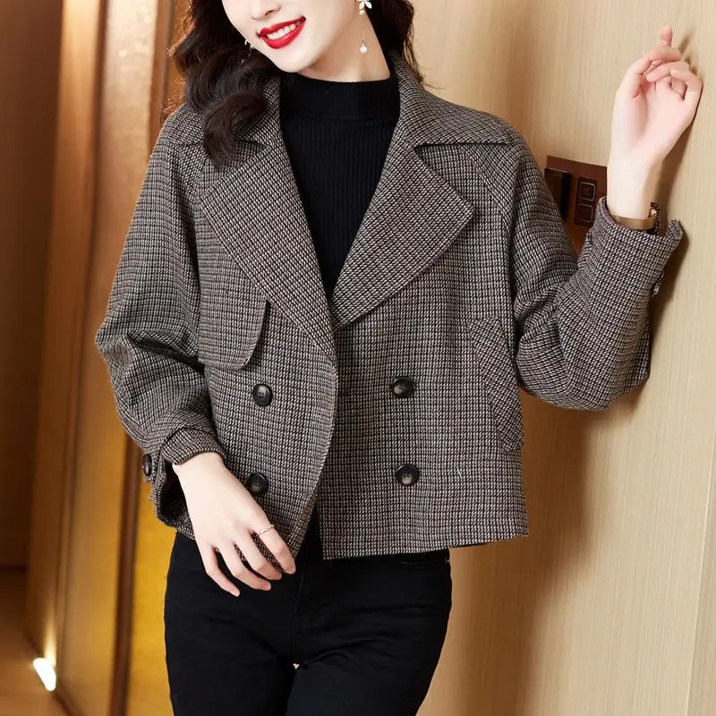 Crop Plaid Jacket Outerwears Short Gray Loose Clothes Coats for Women Check Luxury Chic and Elegant High Quality Blazer Woman
Crop Plaid Jacket Outerwears Short Gray Loose Clothes Coats for Women Check Luxury Chic and Elegant High Quality Blazer Woman
