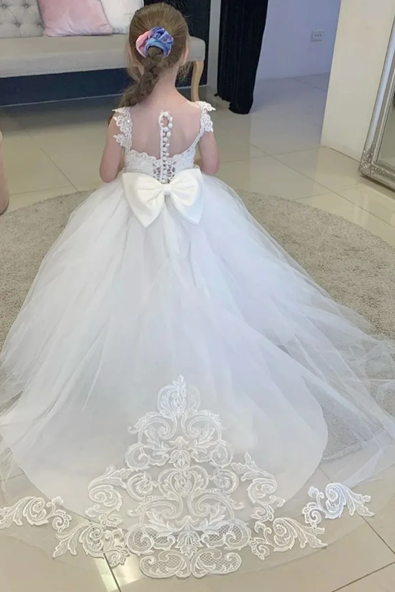 White Flower Girl Dress Princess Lace Appliques Buttons And Bowknot In The Back Fit Wedding Party Birthday First Communion Gowns
White Flower Girl Dress Princess Lace Appliques Buttons And Bowknot In The Back Fit Wedding Party Birthday First Communion Gowns
