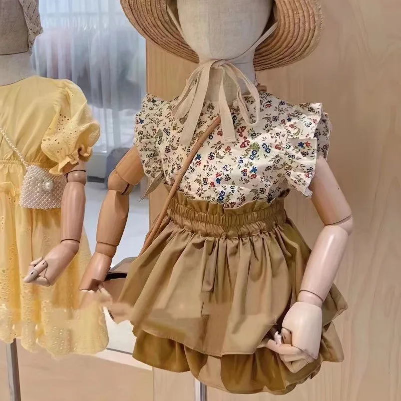 Summer 2024 Children Girls 2PCS Clothing Set Cotton Floral Printed Sleeveless Top Elastic Waist Cake Shorts Toddler Girls Outfit
Summer 2024 Children Girls 2PCS Clothing Set Cotton Floral Printed Sleeveless Top Elastic Waist Cake Shorts Toddler Girls Outfit