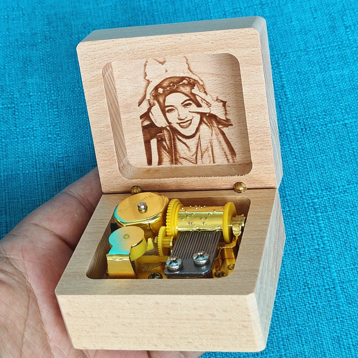 

Happy Birthday Ladyboss Golden Mechanism Music Box Customized Engraved Photo Musical Gifts Unusual Anniversary Wedding