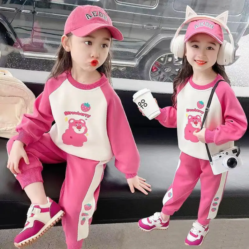 Miniso Kawaii Lotso, костюм для девочек, весна и осень, новый мультяшный Детский Повседневный Спортивный костюм с круглым вырезом, 2 предмета, женская одежда
Miniso Kawaii Lotso, костюм для девочек, весна и осень, новый мультяшный Детский Повседневный Спортивный костюм с круглым вырезом, 2 предмета, женская одежда