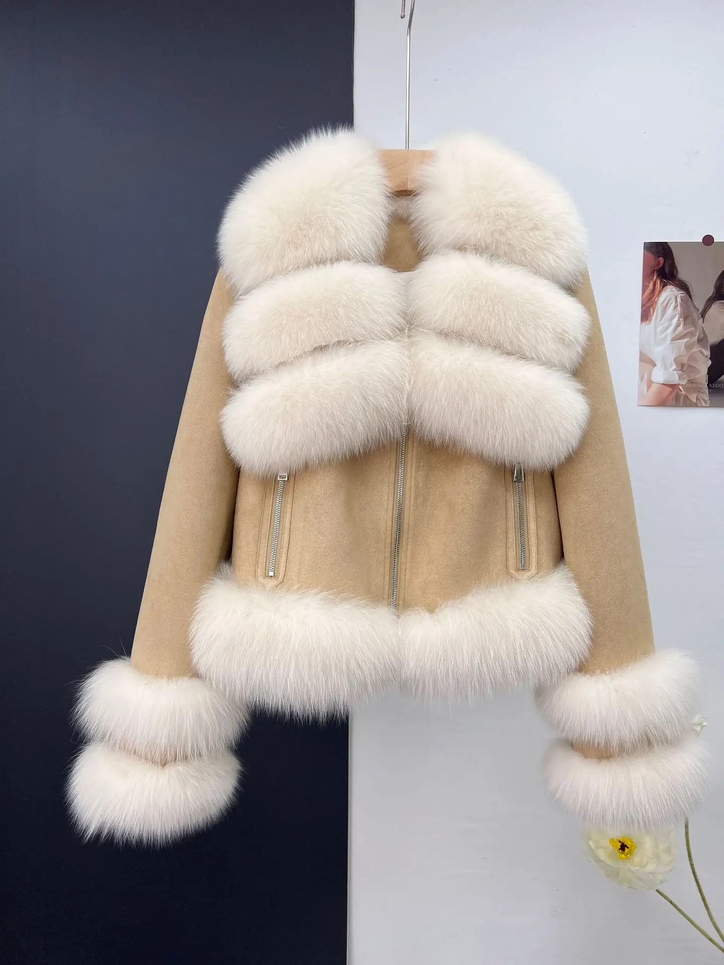 

2023 Haining Fur Coat Women's Short Fox Fur Collar White Goose Down Coat Inner Lining Suede Young Style New