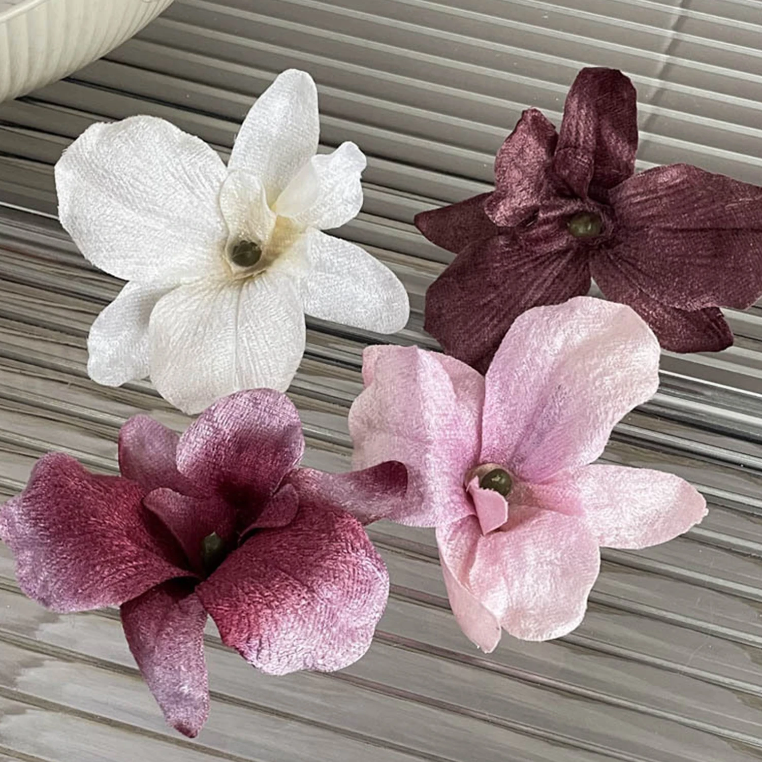 Simulated Flower Magnolia Hair Clip for Women Spring Summer Trendy Design Korean Sweet Floral Hairpin Headdress
Simulated Flower Magnolia Hair Clip for Women Spring Summer Trendy Design Korean Sweet Floral Hairpin Headdress