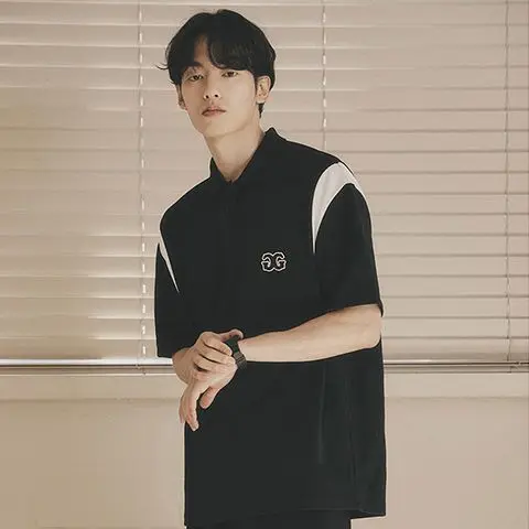 Korean style summer contrasting color short-sleeved POLO shirt for men with lapel fashion pocket embroidery casual T-shirt top
Korean style summer contrasting color short-sleeved POLO shirt for men with lapel fashion pocket embroidery casual T-shirt top