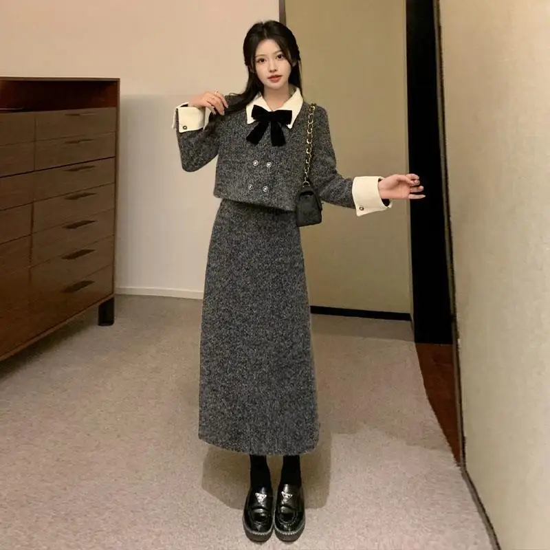 UNXX 2024 New Autumn-Winter Korean-style Ensemble, High-end Chic Style Butterfly Knot Woolen Outerwear and Skirt Two-Piece Set
UNXX 2024 New Autumn-Winter Korean-style Ensemble, High-end Chic Style Butterfly Knot Woolen Outerwear and Skirt Two-Piece Set