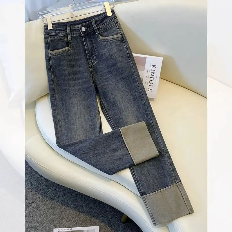 Spliced Color Matching Slim Fitting Jeans For Women's Spring And Autumn 2023 New Vintage Cropped Pants With Straight Legs
Spliced Color Matching Slim Fitting Jeans For Women's Spring And Autumn 2023 New Vintage Cropped Pants With Straight Legs