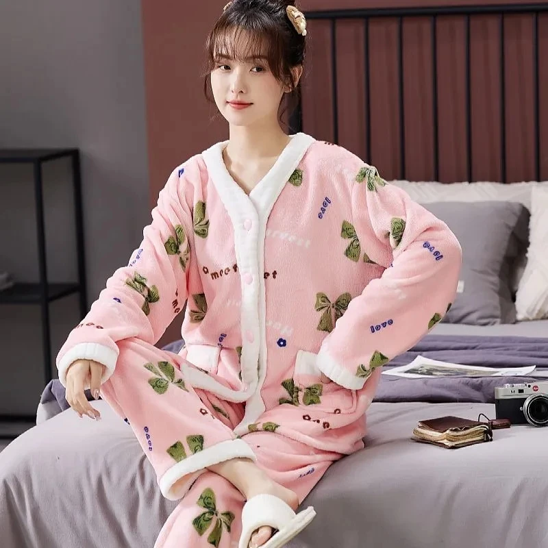 Women Pyjamas Sets Winter Warm Flannel Pajamas Set For Women's Thick Coral Velvet Long Sleeve Fleece Sleepwear Homewear Pijama
Women Pyjamas Sets Winter Warm Flannel Pajamas Set For Women's Thick Coral Velvet Long Sleeve Fleece Sleepwear Homewear Pijama