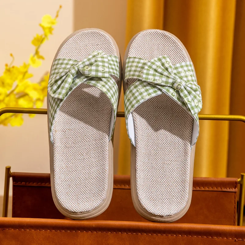 2023 New Spring And Summer Linen Home Interior Ladies Leisure Non-Slip Mute Thick Soft Bottom Plaid Fabric Fashion Slippers
2023 New Spring And Summer Linen Home Interior Ladies Leisure Non-Slip Mute Thick Soft Bottom Plaid Fabric Fashion Slippers