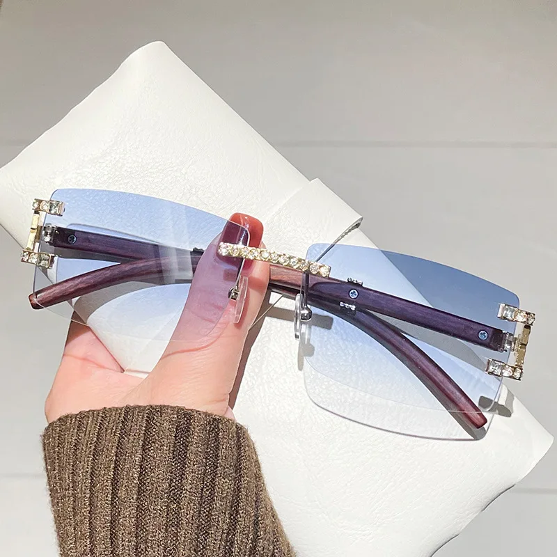 Классические очки без оправы в прозрачной маленькой оправе, модное украшение, солнцезащитные очки с леопардовым бриллиантом, Персонализированные Солнцезащитные очки с обрезанными краями 
Классические очки без оправы в прозрачной маленькой оправе, модное украшение, солнцезащитные очки с леопардовым бриллиантом, Персонализированные Солнцезащитные очки с обрезанными краями