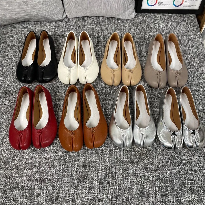 Genuine leather Women Flats Tabi Shoes Woman Microfiber Leather Comfy Flats Split Toe Slippers Soft Bottom Loafers Nude shoes
Genuine leather Women Flats Tabi Shoes Woman Microfiber Leather Comfy Flats Split Toe Slippers Soft Bottom Loafers Nude shoes