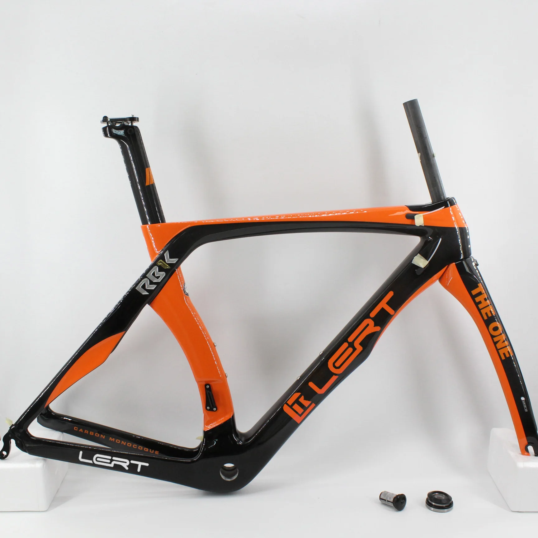 Рама велосипеда RBK Orange 700C T1100 3K из углеродного волокна, вилка + подседельный штырь + зажим + гарнитура C-тормоз
Рама велосипеда RBK Orange 700C T1100 3K из углеродного волокна, вилка + подседельный штырь + зажим + гарнитура C-тормоз