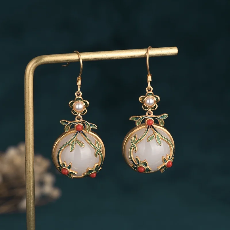 Chinese Style Country Tide Earrings Imitation Hetian Yunan Red Earrings Gilt Accessories Retro Earrings for women Ear Jewelry
Chinese Style Country Tide Earrings Imitation Hetian Yunan Red Earrings Gilt Accessories Retro Earrings for women Ear Jewelry