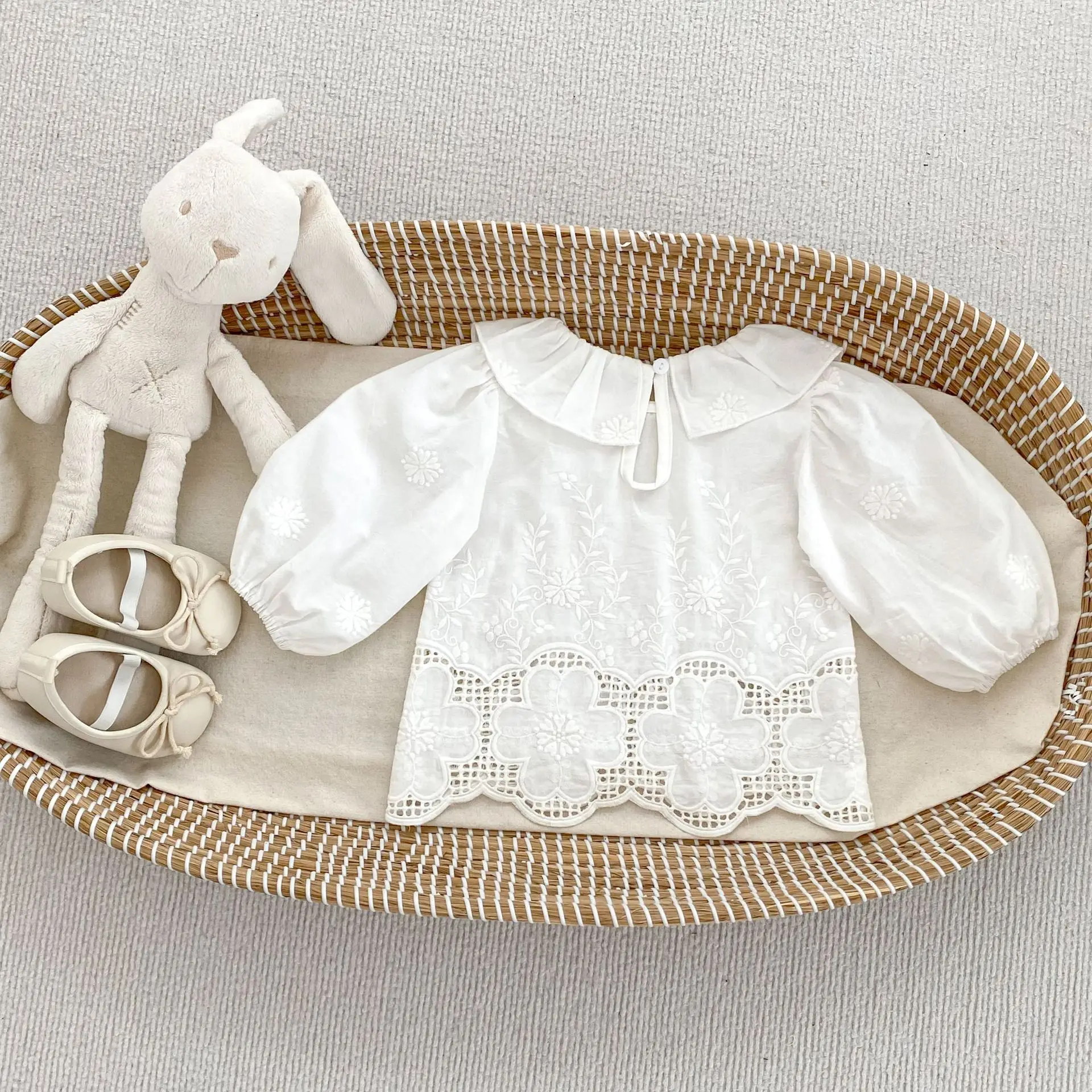 2025 Autumn New Girls Long Sleeve Lace Embroidery Shirts Solid Baby Girl Lapel Blouse Cotton Kids Tops Children Clothes 20 Sf4be0a05267f46a0919982ca3481d439E
