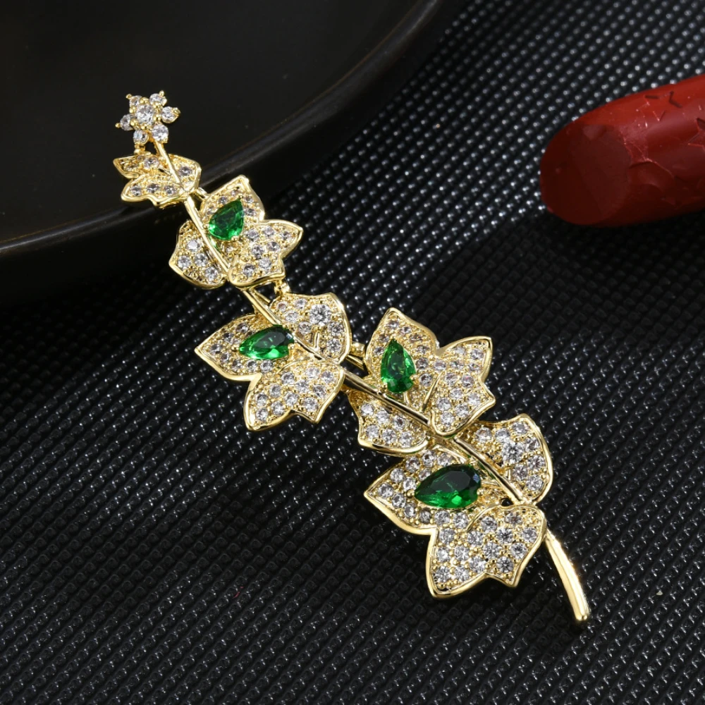 Grand Luxury Fashion Brooch Cubic Zircon Maple Leaf Broochpins for Woman Clothing Accessories Temperament Elegant Pin Wholesale
Grand Luxury Fashion Brooch Cubic Zircon Maple Leaf Broochpins for Woman Clothing Accessories Temperament Elegant Pin Wholesale