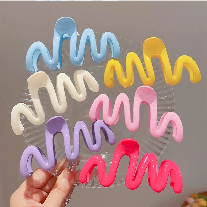 New Matte Wave Hair Claw Clips Women Korea Solid Color Geometric Shark Hairpin Crab Headband For Girls Vintage Hair Accessories
New Matte Wave Hair Claw Clips Women Korea Solid Color Geometric Shark Hairpin Crab Headband For Girls Vintage Hair Accessories
