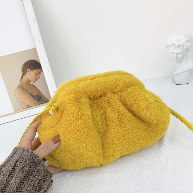 Women's Faux Mink Fur Shoulder Bag , Luxury Fur Bag Brand Plush Winter Bag Ladies Designer Shoulder Bag
Women's Faux Mink Fur Shoulder Bag , Luxury Fur Bag Brand Plush Winter Bag Ladies Designer Shoulder Bag