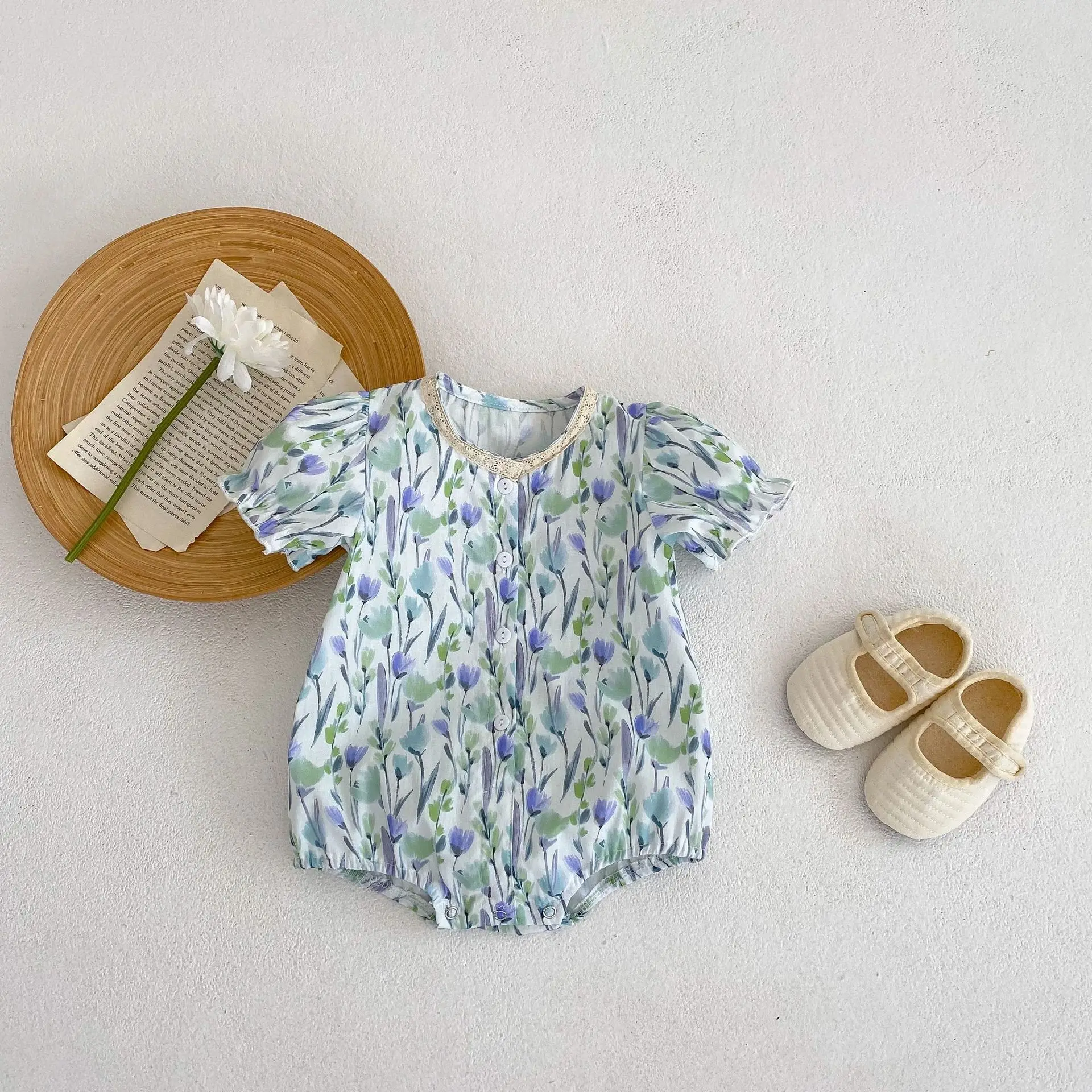 2023 Summer Baby Girl Floral Bodysuits Toddler Puff Short Sleeve One Piece Korean Fashion Infant Lace Collar Cotton Jumpsuit
2023 Summer Baby Girl Floral Bodysuits Toddler Puff Short Sleeve One Piece Korean Fashion Infant Lace Collar Cotton Jumpsuit