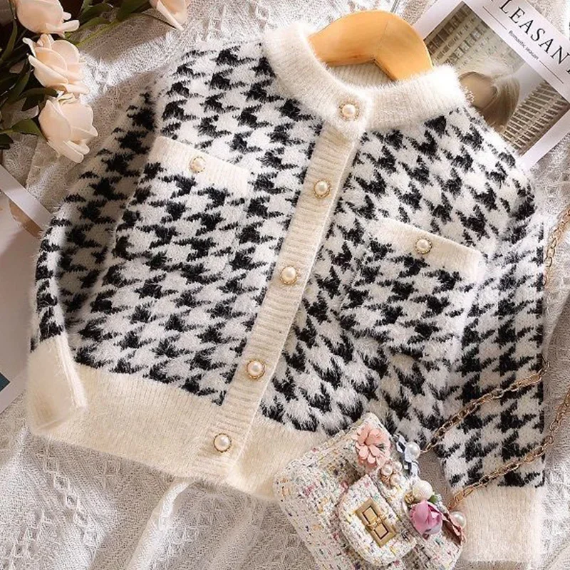 Girls' Autumn Winter Y2K Sweet Houndstooth Cardigan Long Sleeve Kawaii Kids Sweater Fashion Lively Cute Korean Children's Tops
Girls' Autumn Winter Y2K Sweet Houndstooth Cardigan Long Sleeve Kawaii Kids Sweater Fashion Lively Cute Korean Children's Tops