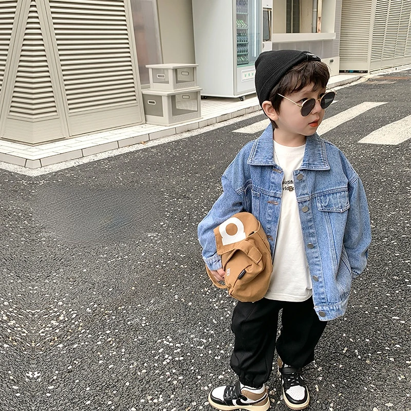 New Spring Boys and girls vintage oversized denim jacket Unisex kids back letters printed casual coat
New Spring Boys and girls vintage oversized denim jacket Unisex kids back letters printed casual coat