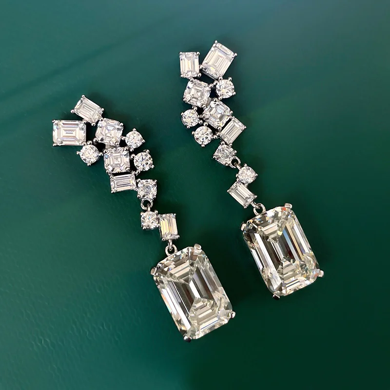 Gaoding Imported High Carbon Diamond Emerald Earnail Fashion Earrings Quality 925 Silver Imitation E197
Gaoding Imported High Carbon Diamond Emerald Earnail Fashion Earrings Quality 925 Silver Imitation E197