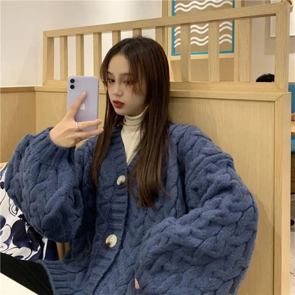 Autumn and winter 2023 new student Korean style loose outer sweater women's lazy style thickened warm knitted cardigan jackets
Autumn and winter 2023 new student Korean style loose outer sweater women's lazy style thickened warm knitted cardigan jackets