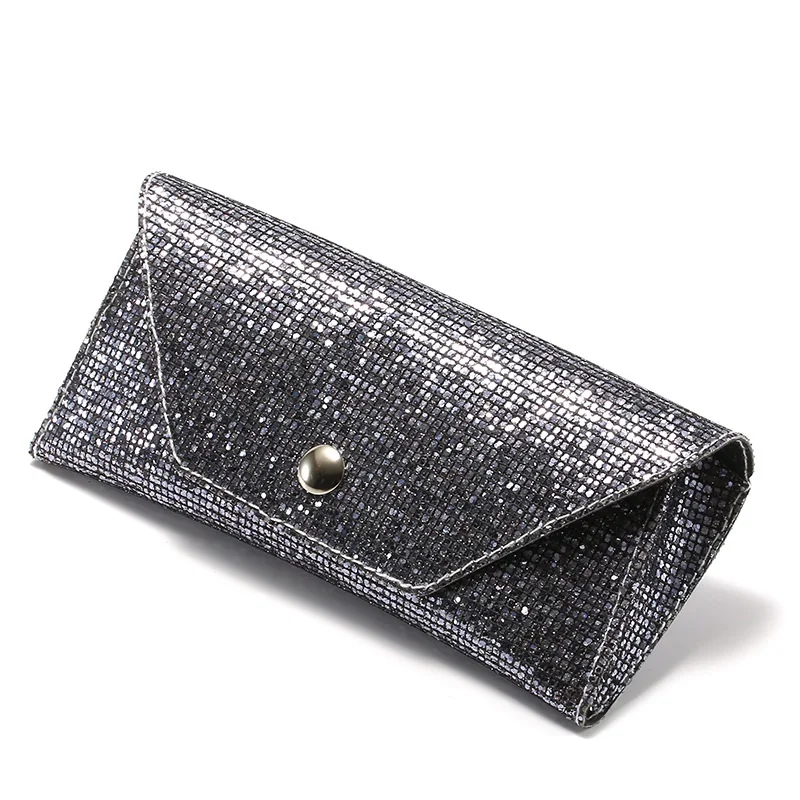 1Pc Vintage Soft Red Leather Sunglasses Case Portable Unisex Leather Bling Sequins Protective Glasses Box Eyewear Accessories
1Pc Vintage Soft Red Leather Sunglasses Case Portable Unisex Leather Bling Sequins Protective Glasses Box Eyewear Accessories