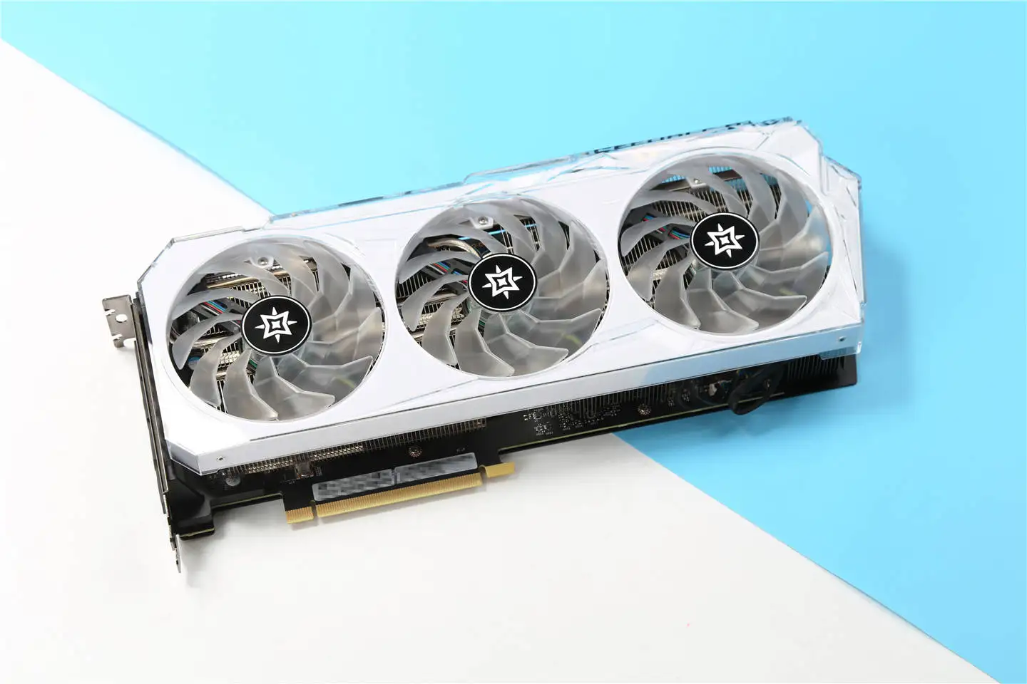 Бывшая в употреблении видеокарта Galax RTX 3060, 12 Гб, фотографическая карта 4,0 бит GDDR6 HDMI * 1 PCI-E x 16 GPU RTX3060, видеокарты для настольного компьютера 12G
Бывшая в употреблении видеокарта Galax RTX 3060, 12 Гб, фотографическая карта 4,0 бит GDDR6 HDMI * 1 PCI-E x 16 GPU RTX3060, видеокарты для настольного компьютера 12G