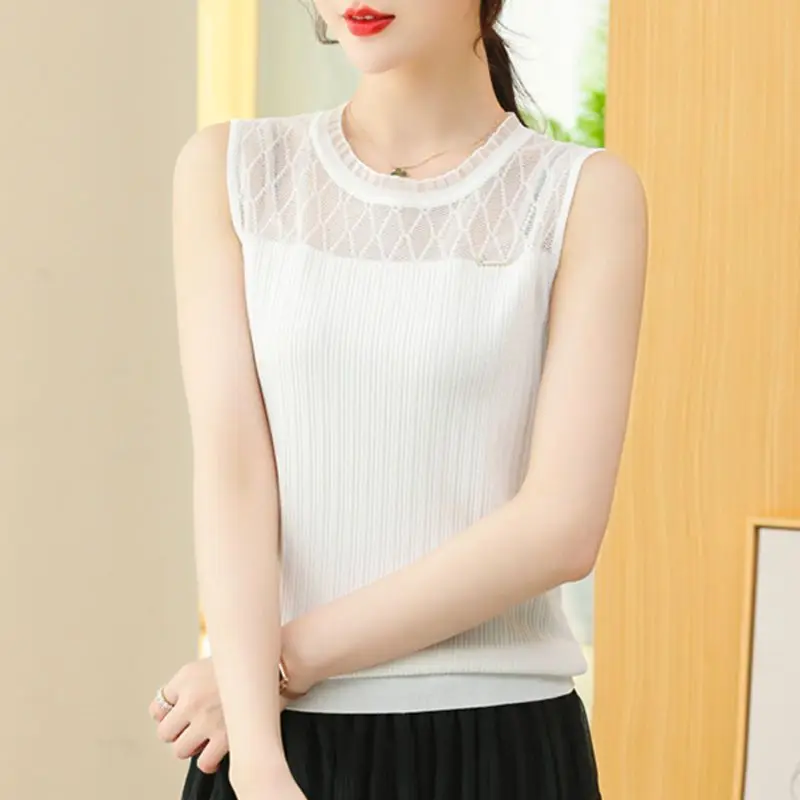 2024 Women Summer New Fashion Hollow Out Lace Tank Top Female O-neck Sleeveless Tops Ladies Loose Knitting Solid Vest Top H72
2024 Women Summer New Fashion Hollow Out Lace Tank Top Female O-neck Sleeveless Tops Ladies Loose Knitting Solid Vest Top H72
