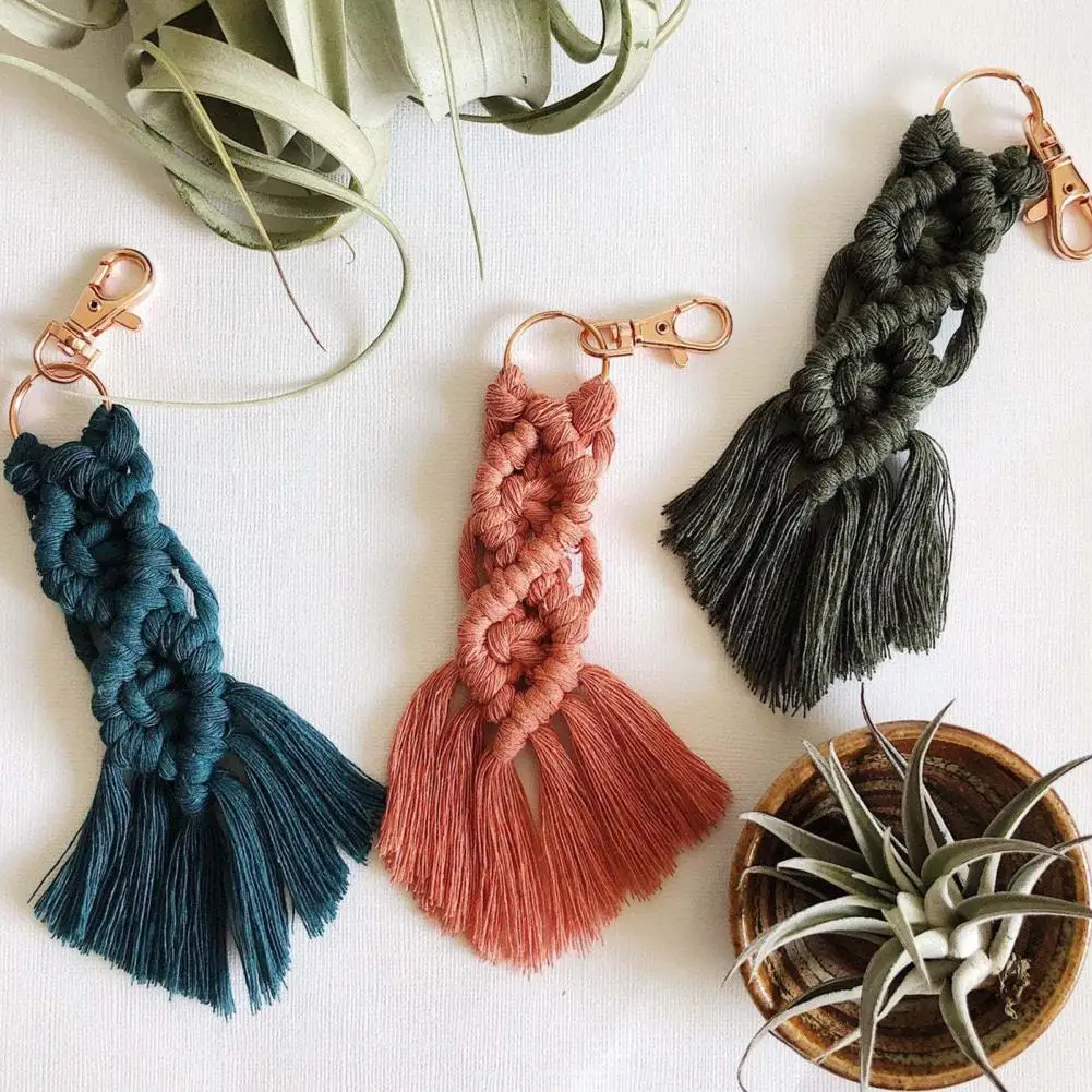 Vintage Macrame Tassel Keychain - Handwoven Boho Charm 2 Sf5139fec2e5a4ed590cbc48ef893e07cO