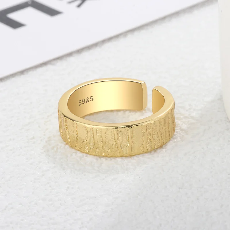 PANJBJ 925 Sterling Silve Fold Texture Ring for Women Girl Gift Irregular Frosting Versatile Broad Jewelry Dropshipping
PANJBJ 925 Sterling Silve Fold Texture Ring for Women Girl Gift Irregular Frosting Versatile Broad Jewelry Dropshipping