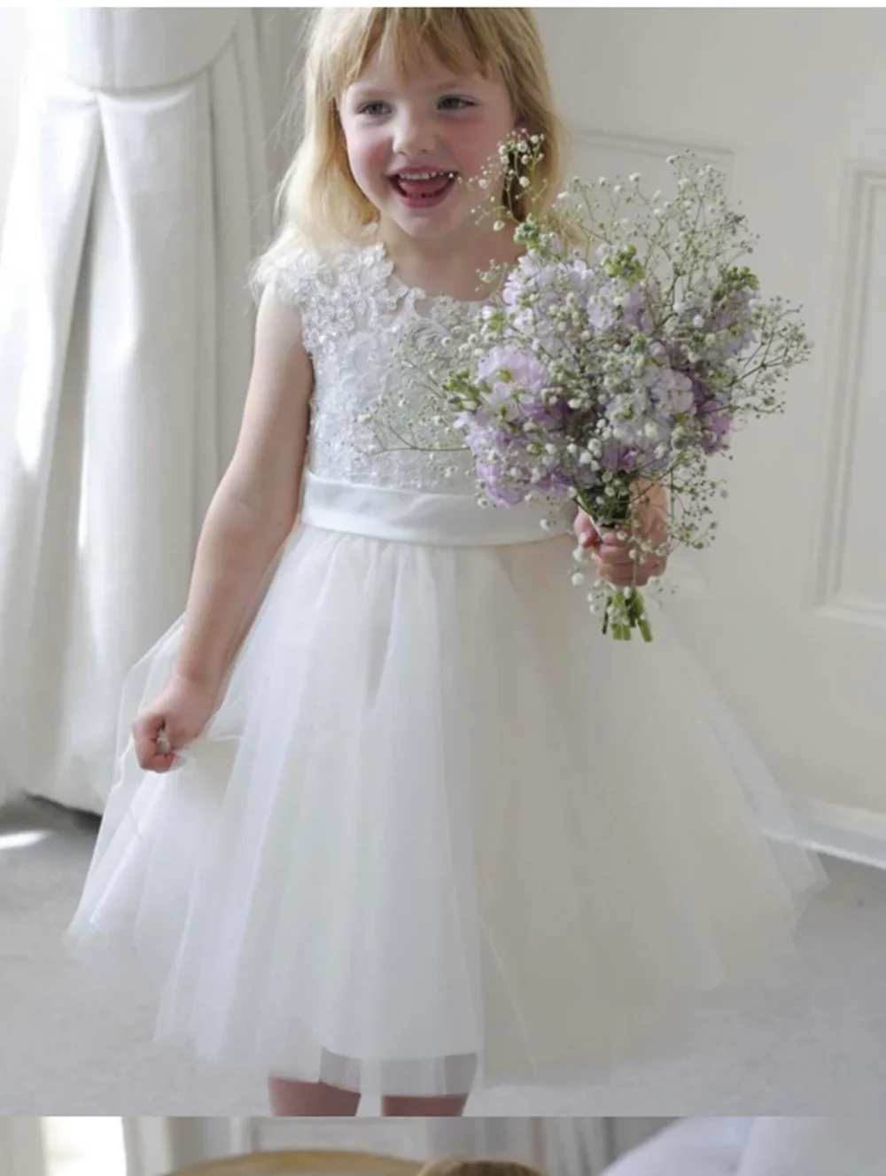 

Ivory Lace Flower Girl Dress For Wedding Sleeveless Tulle With Bow Kids Birthday Banquet Pageant First Communion Ball Gowns