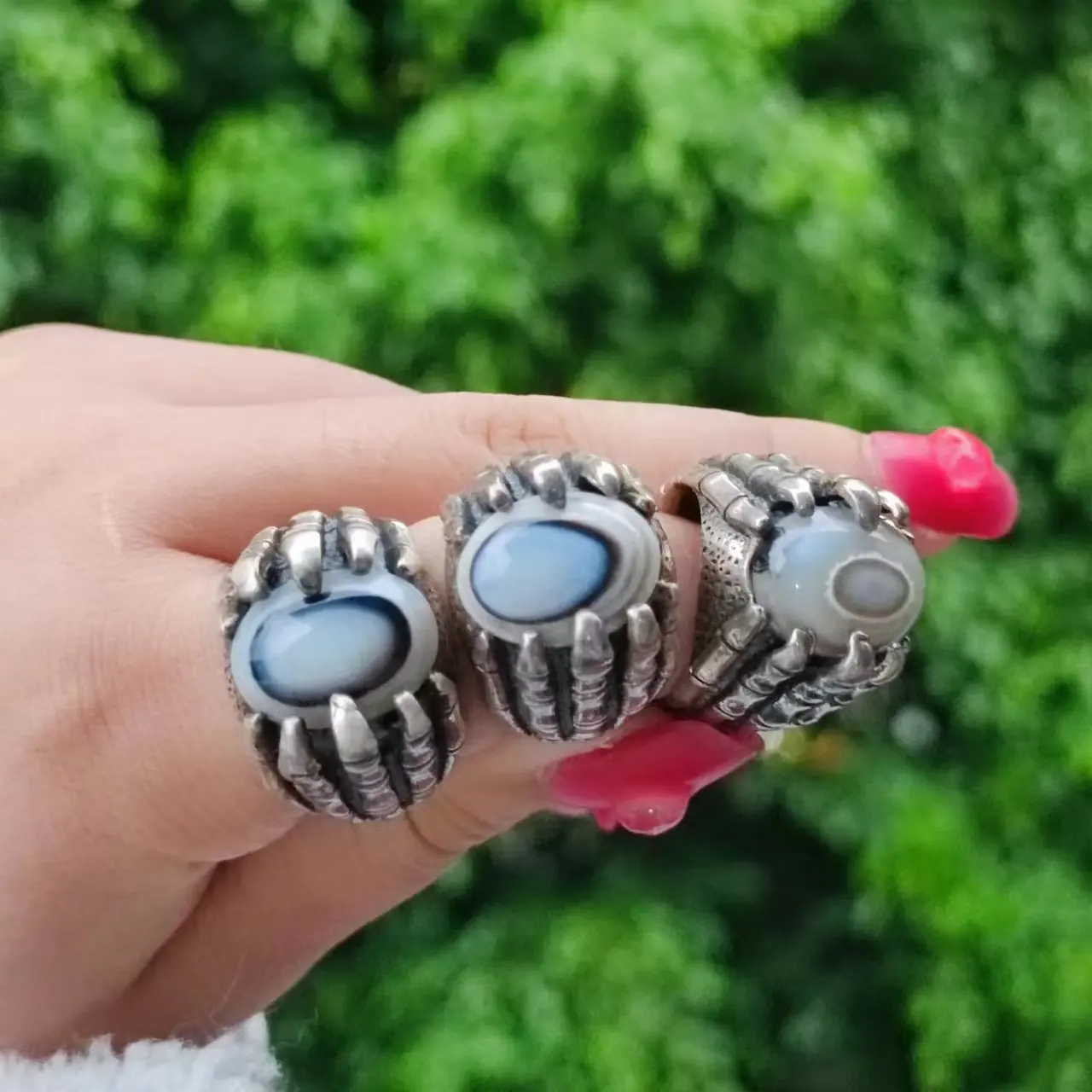 1pcs/lot s925 Sterling Silver Vintage Skull Ghost Claw Inlaid Eye Onyx Ring Adjustable male precious accessories gem jewelry
1pcs/lot s925 Sterling Silver Vintage Skull Ghost Claw Inlaid Eye Onyx Ring Adjustable male precious accessories gem jewelry