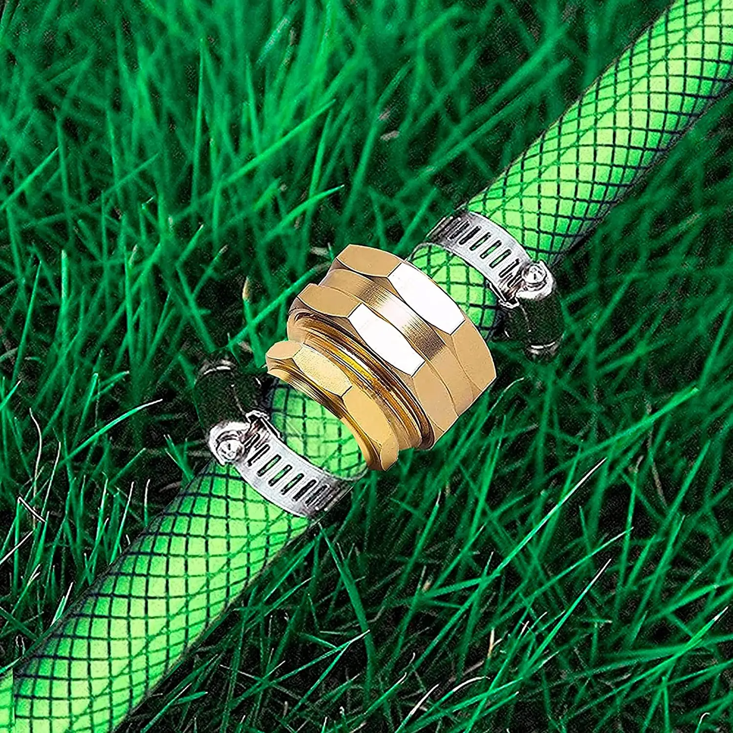 Robust Garden Hose Connector Clamp Designed for 3/4 or 5/8 Fittings Easy Operation Provides Reliable Repair for Water Pipe Ends
Robust Garden Hose Connector Clamp Designed for 3/4 or 5/8 Fittings Easy Operation Provides Reliable Repair for Water Pipe Ends