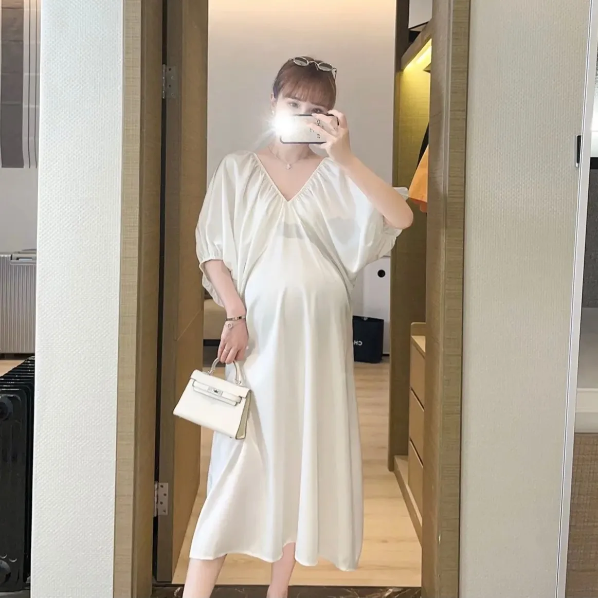2022 Maternity Dress Summer Temperament V-neck Puff Sleeves New Elegant Formal Dress Occupation Formal Pregnancy Clothes Korean
2022 Maternity Dress Summer Temperament V-neck Puff Sleeves New Elegant Formal Dress Occupation Formal Pregnancy Clothes Korean