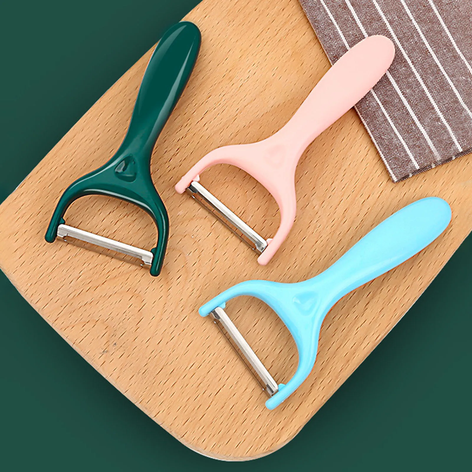 Kitchen Vegetable Y Peeler Sharp Practical Y Peeler for Potato Carrot Cucumber Vegetable Fruits Peeler Kitchen Skin-peeler
Kitchen Vegetable Y Peeler Sharp Practical Y Peeler for Potato Carrot Cucumber Vegetable Fruits Peeler Kitchen Skin-peeler