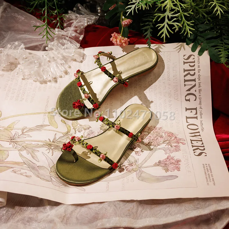 Retro Vines and Flowers Flipflops Women Flats Wedding Bride Peep Toe Shallow Slip-On Sandals Summer Lady Party Flip Flops Shoes
Retro Vines and Flowers Flipflops Women Flats Wedding Bride Peep Toe Shallow Slip-On Sandals Summer Lady Party Flip Flops Shoes