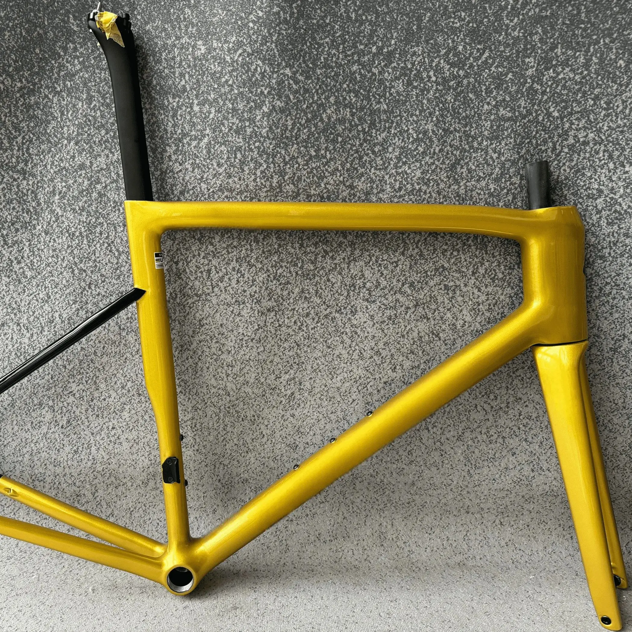 Road Bike Frame Eighth Generation Carbon Bike Frame Disc Brake Bicycle Frame High Quality With handlebar Taiwan Made
Road Bike Frame Eighth Generation Carbon Bike Frame Disc Brake Bicycle Frame High Quality With handlebar Taiwan Made